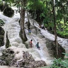 Dan Dhevada, Wat Baan Den & Bua Tong Waterfall